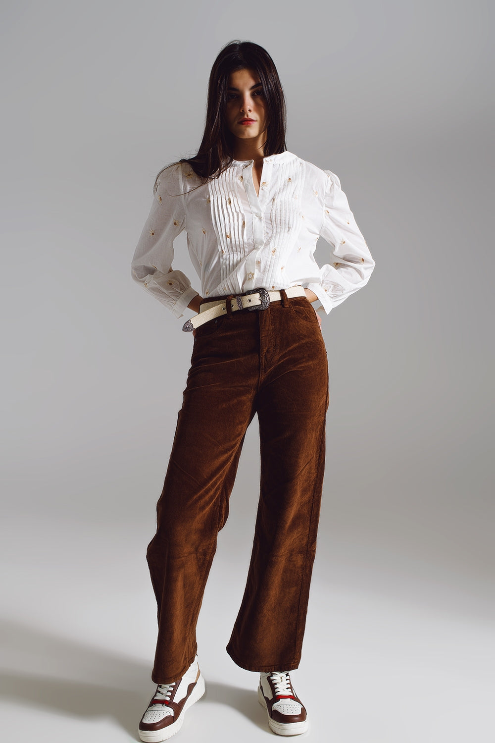 Pantalones capri marron de pana Q2