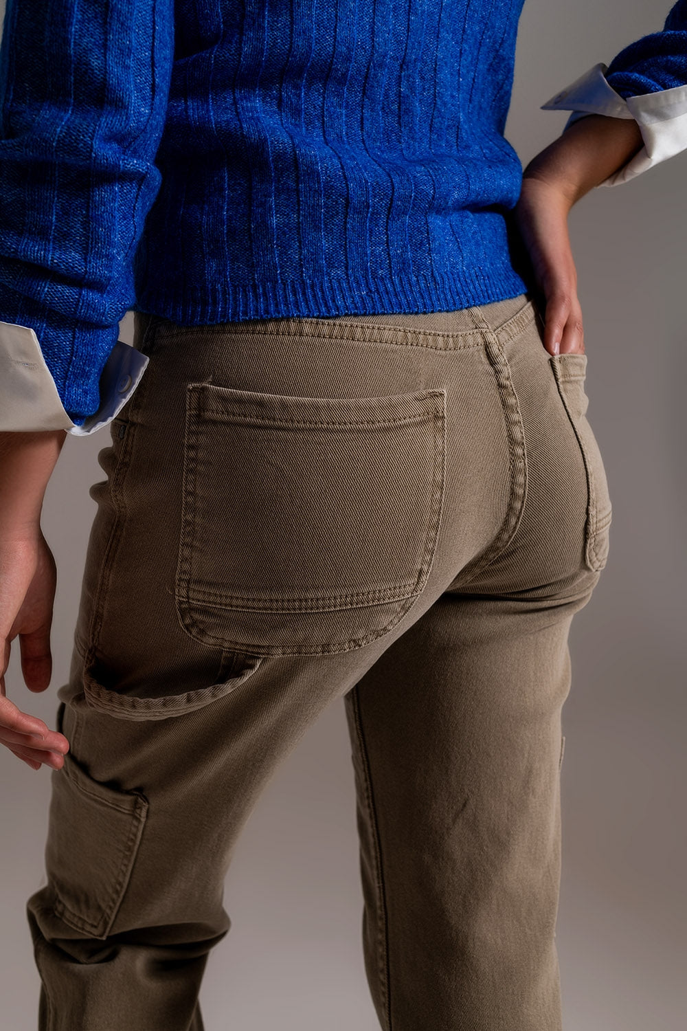 Pantalones cargo de pierna recta en marrón beige Q2