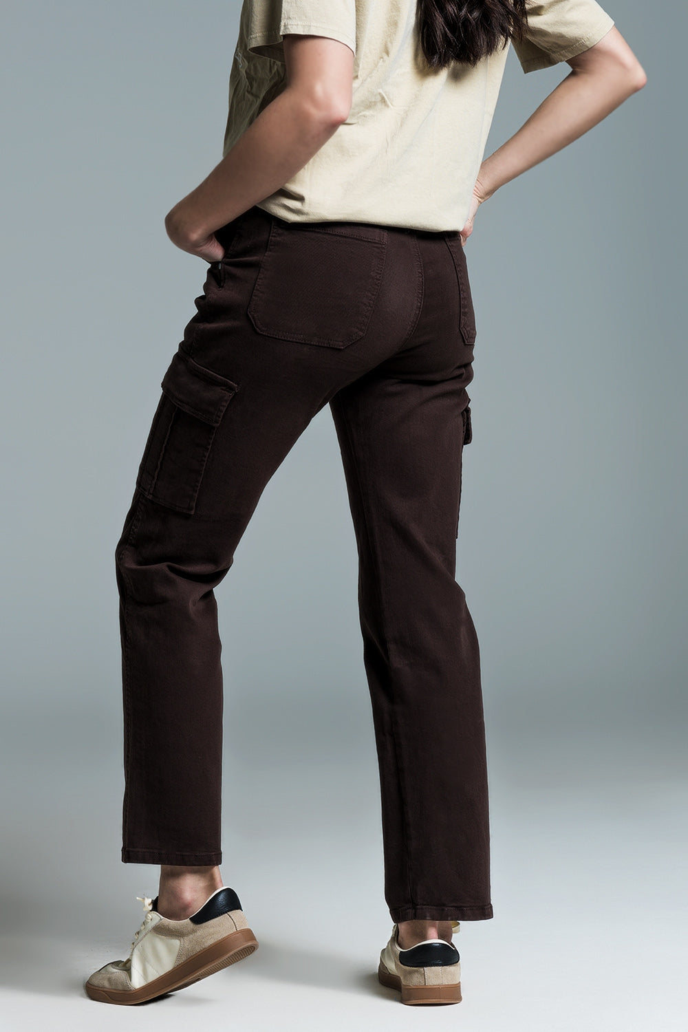 Pantalones cargo relajados en marrón oscuro Q2