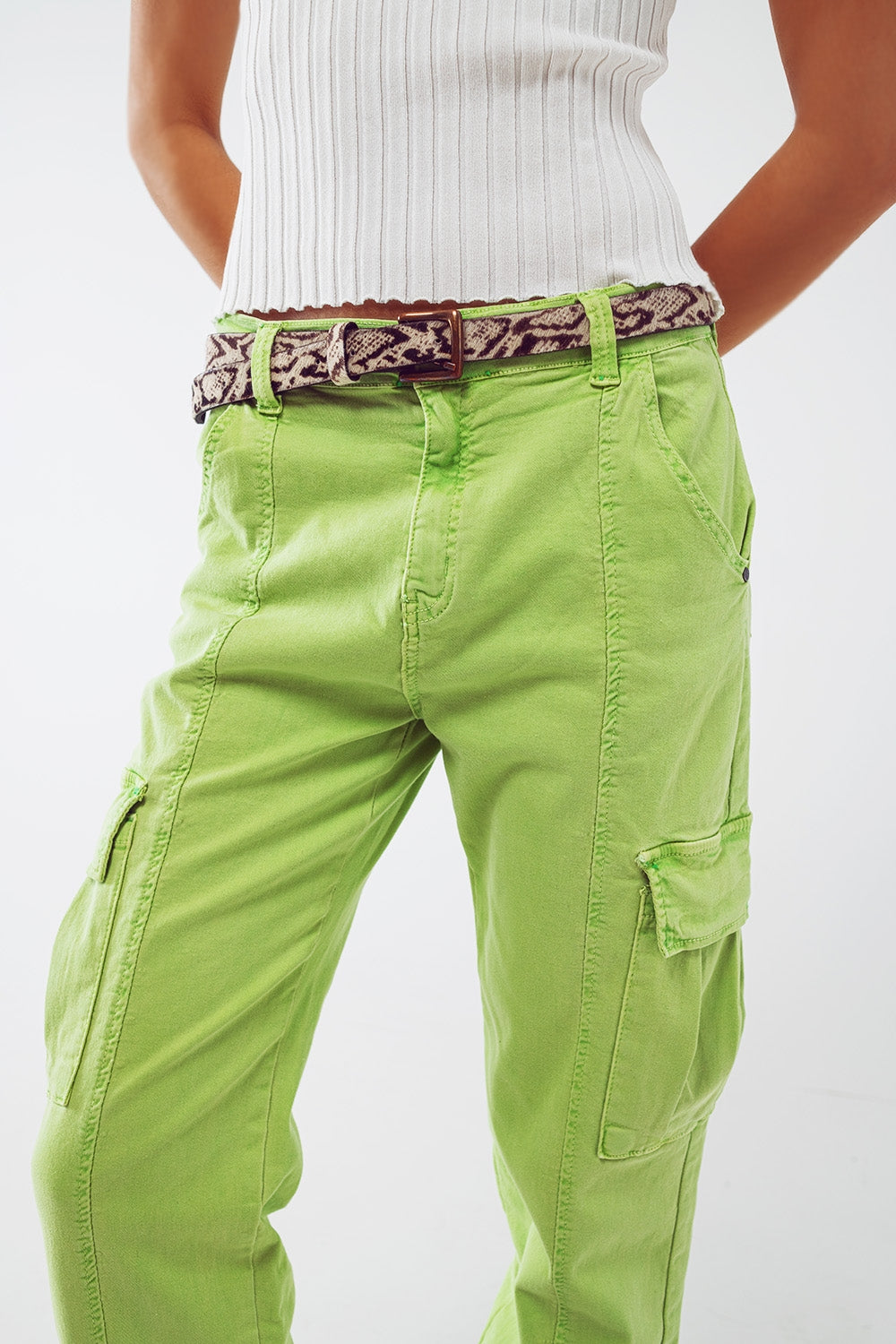 Pantalones cargo verde menta con cintura y dobladillo elásticos Q2