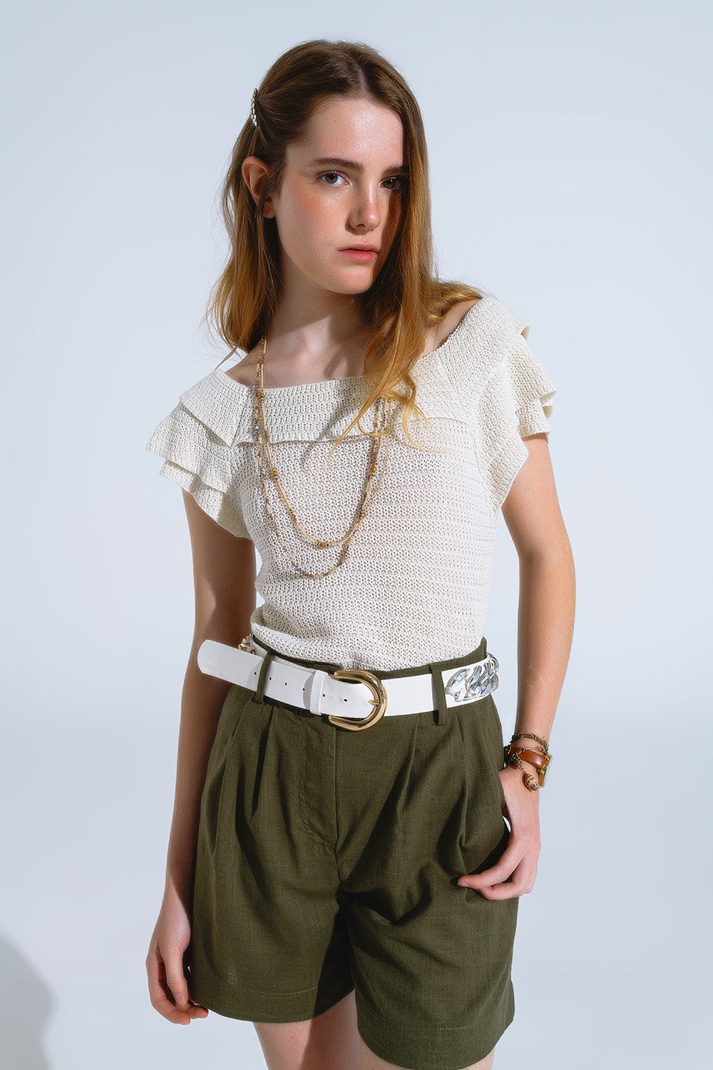 Pantalones cortos caqui con bolsillos y cintura elástica Q2