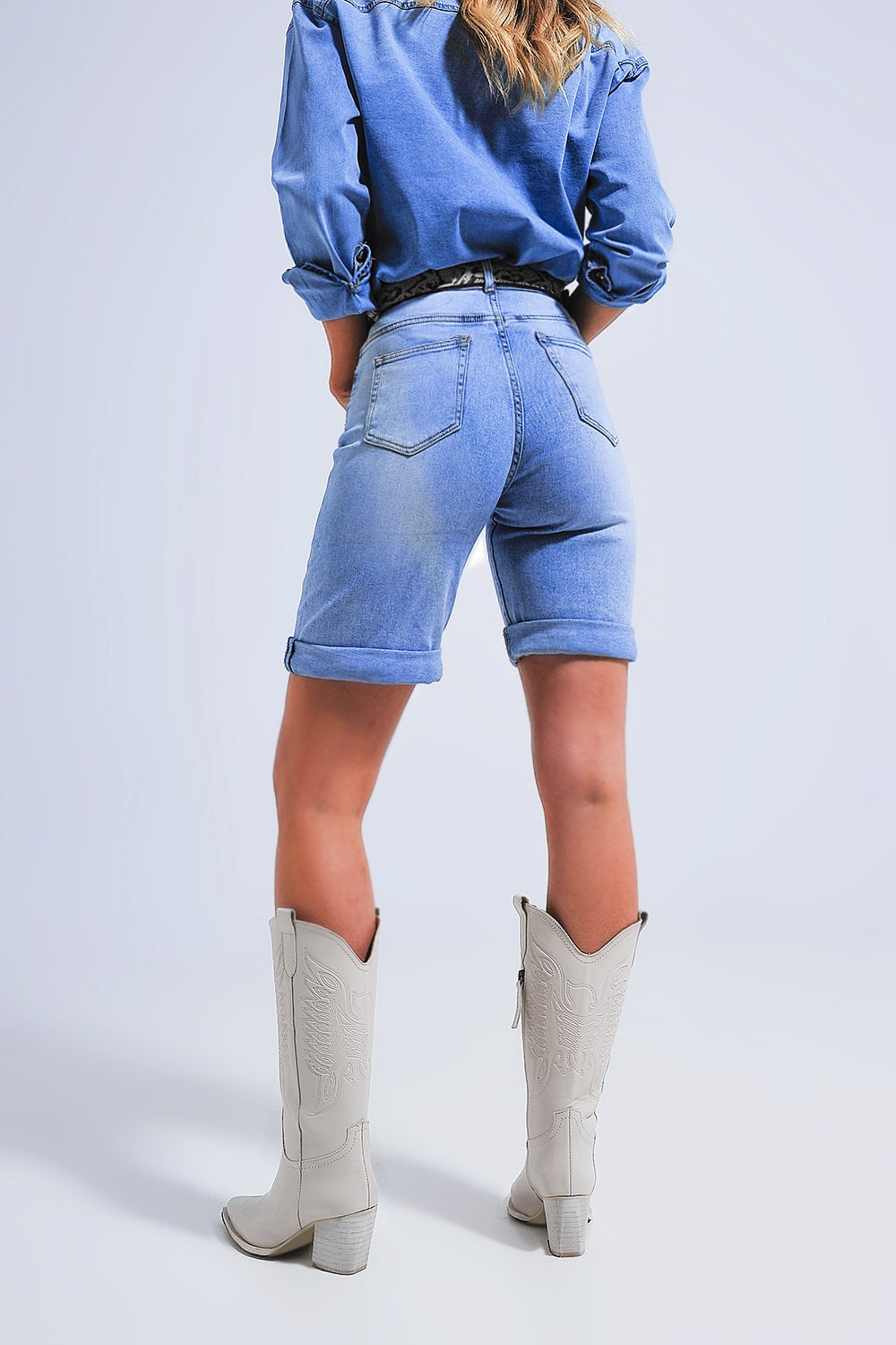 Pantalones cortos vaqueros azul medio con dobladillo vuelto Q2