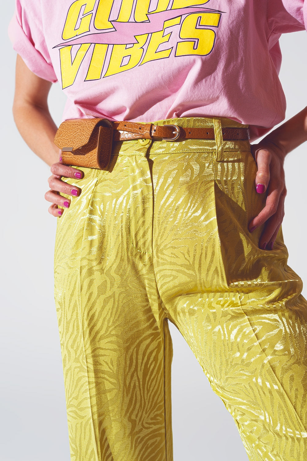 Pantalones de estampado de cebra de corte holgado en verde Q2