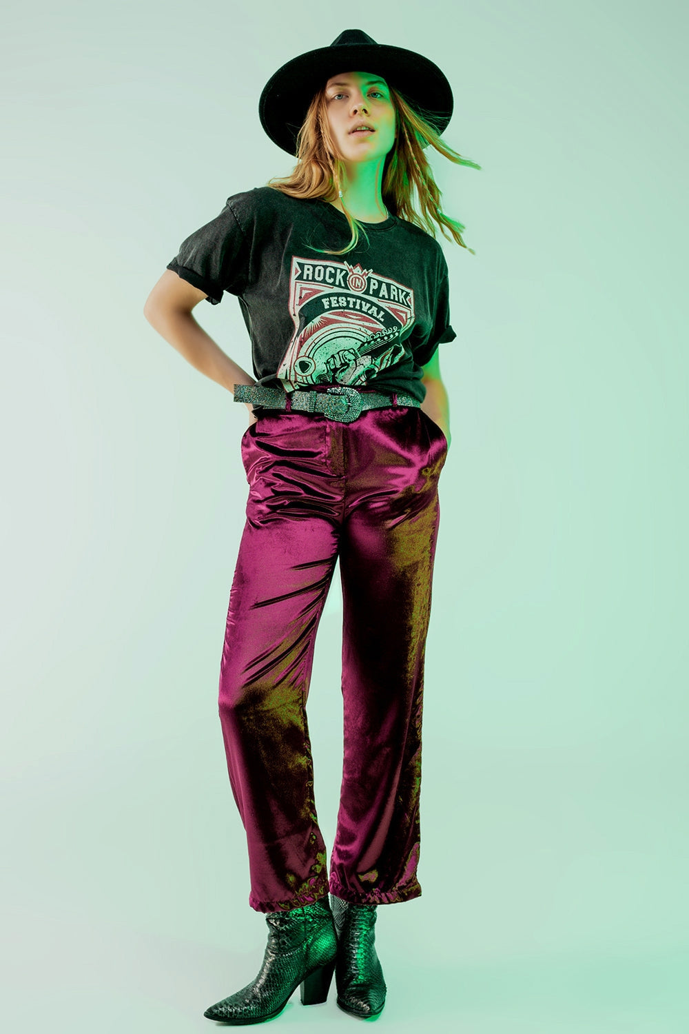 Pantalones de pernera recta en terciopelo morado Q2