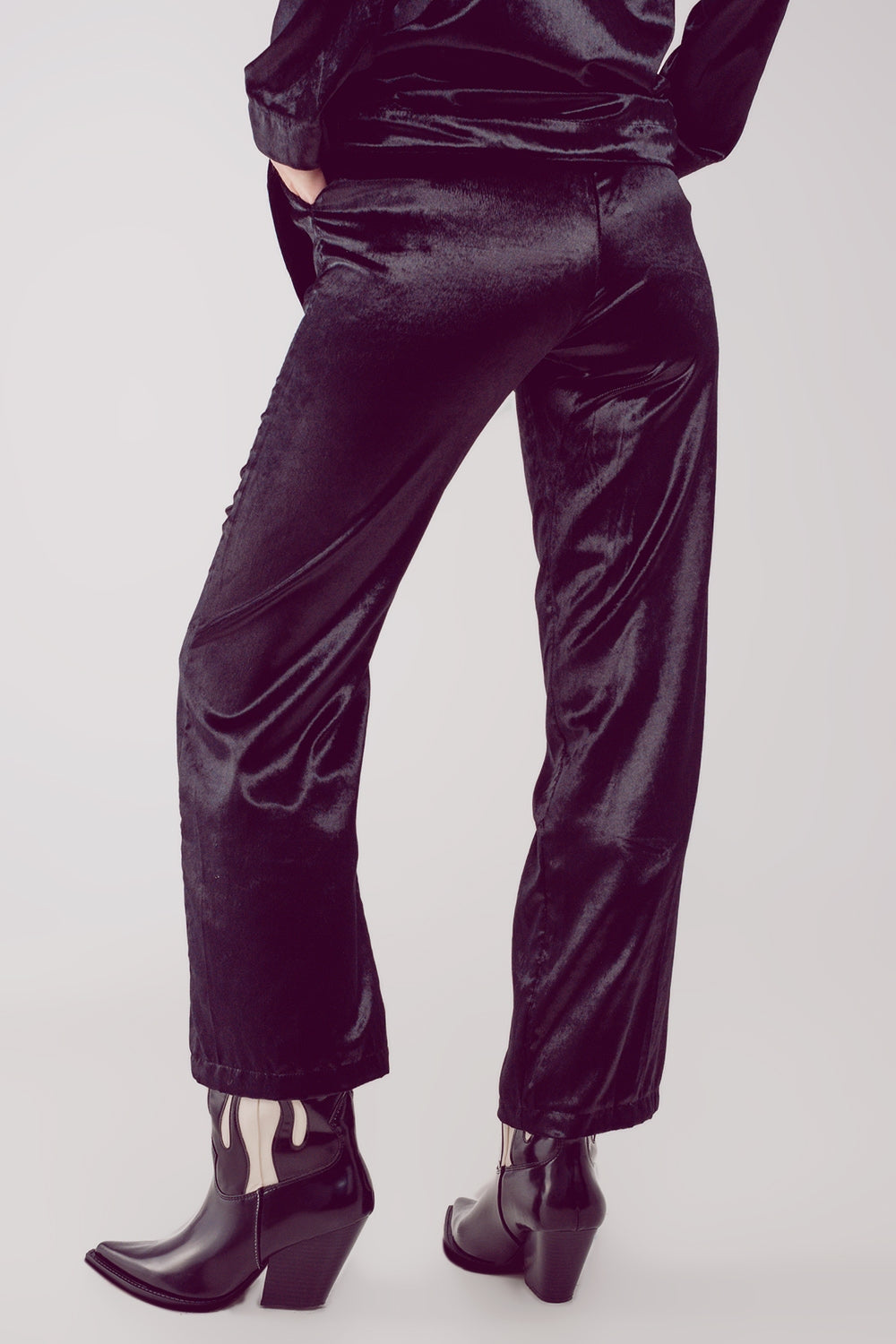 Pantalones de pernera recta en terciopelo negro Q2