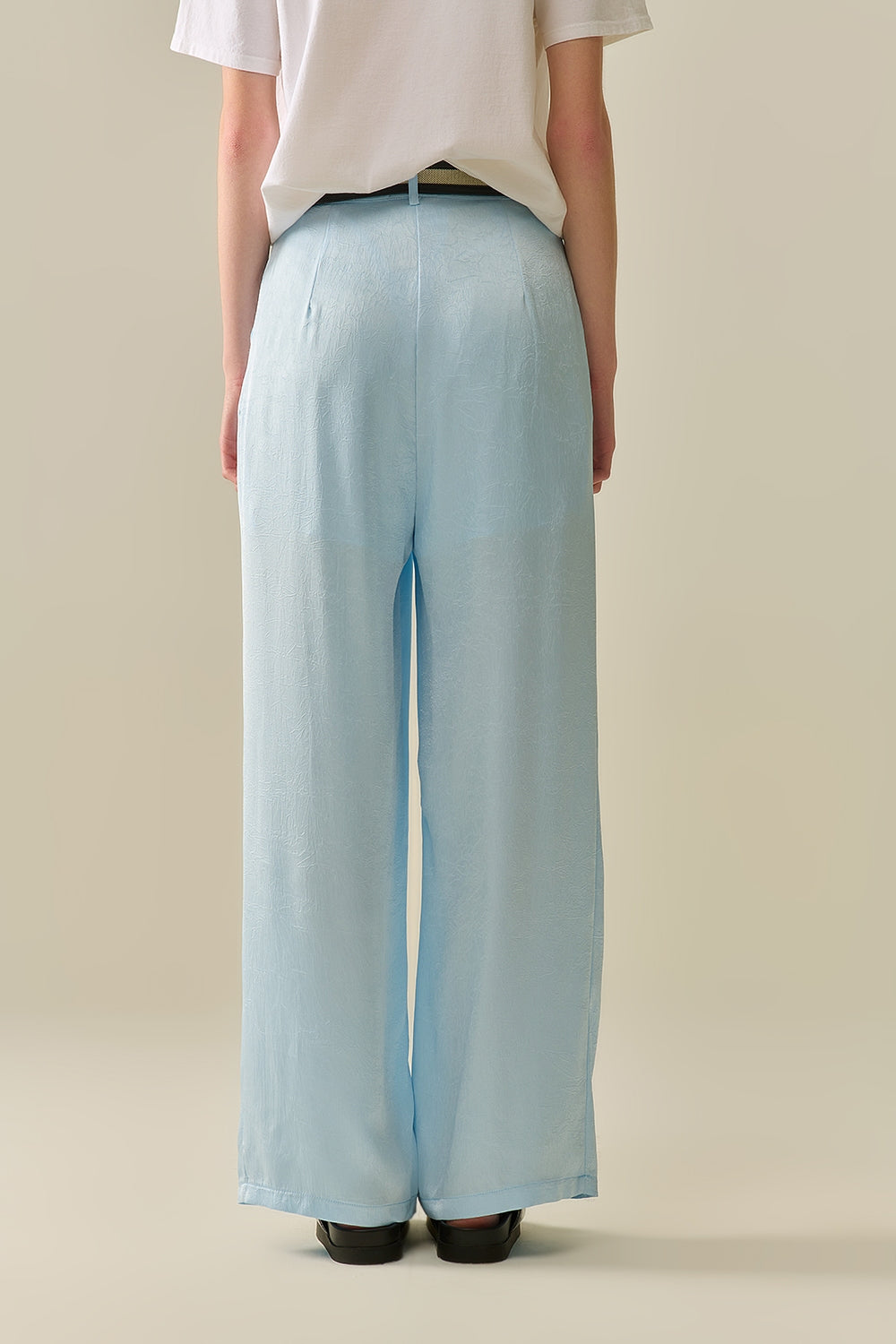 Pantalones de satén a medida con pierna ancha en azul bebé Q2
