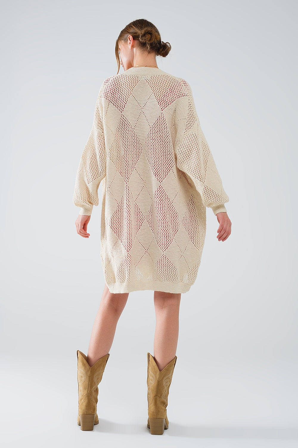 Rebeca beige drapeada con diseño de ganchillo Q2