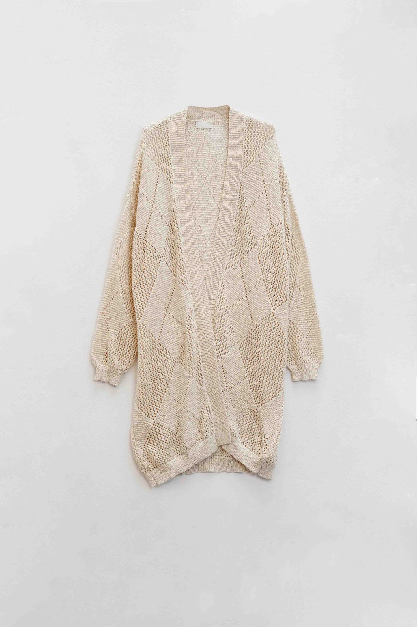 Rebeca beige drapeada con diseño de ganchillo Q2