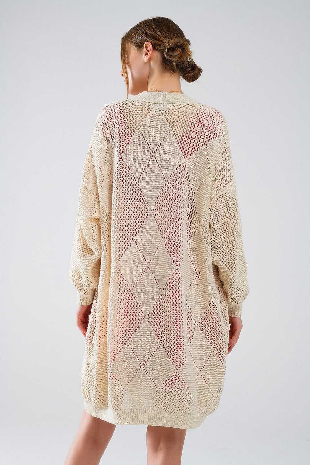 Rebeca beige drapeada con diseño de ganchillo Q2