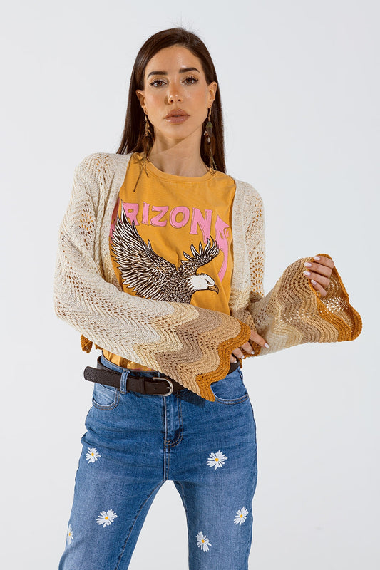 Q2 Rebeca corta de punto con mangas de ángel y detalle ondulado multicolor en beige