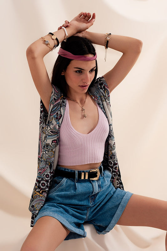 Q2 Shorts vaqueros con lavado medio y pinzas de tiro alto