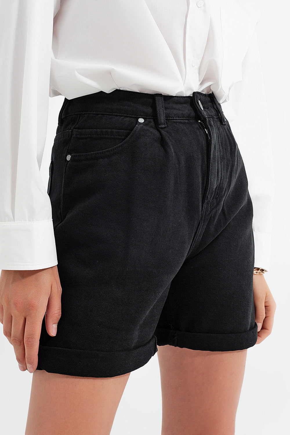 Shorts vaqueros Mom en negro Q2