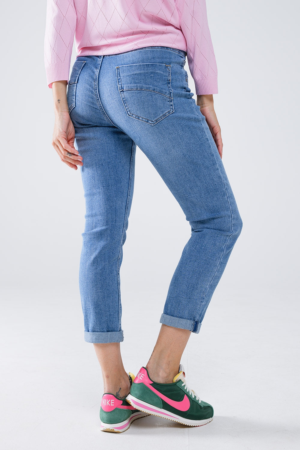 Skinny Jeans En lavado claro con detalle en el bolsillo Q2