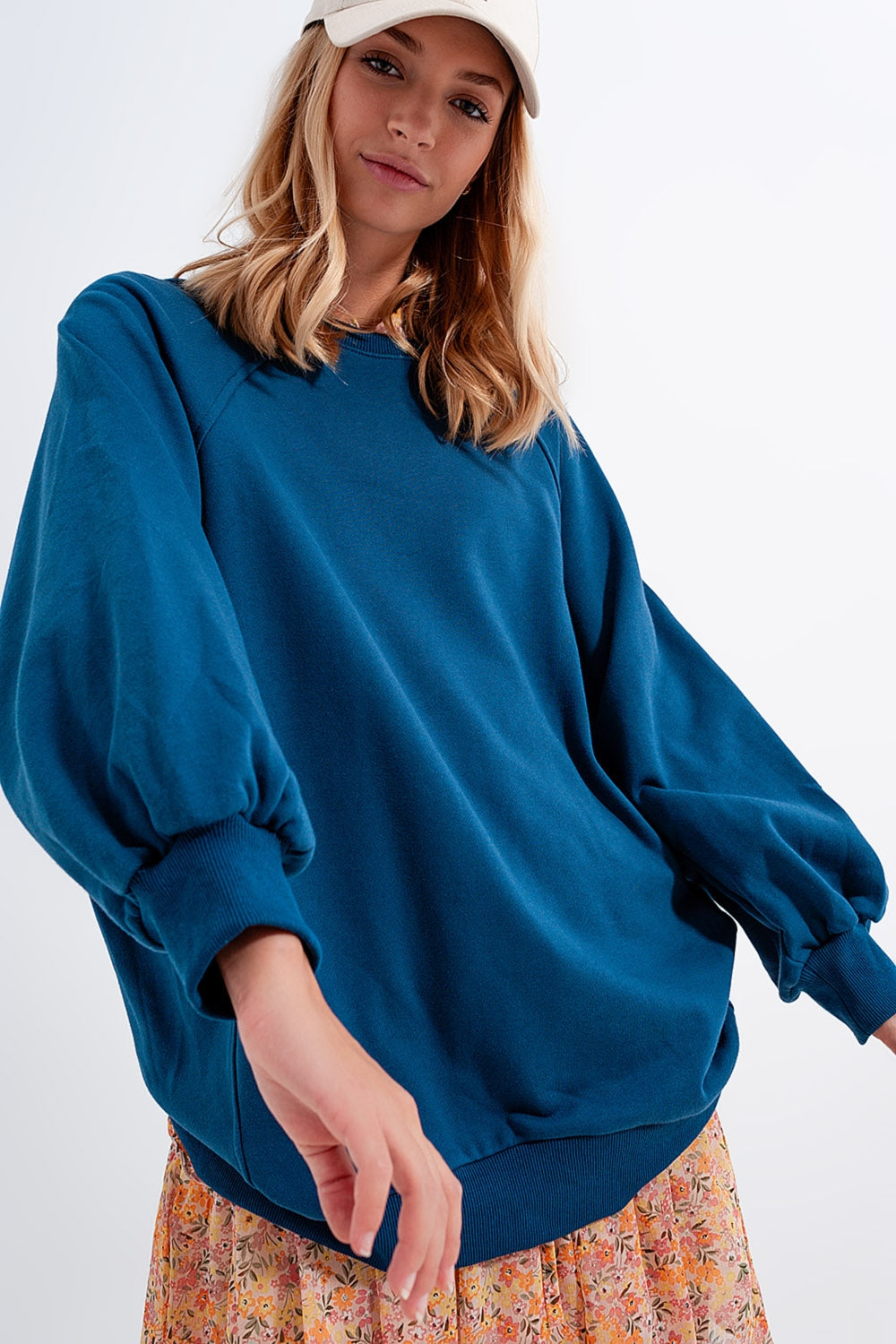 Sudadera azul extragrande con detalle de costuras Q2