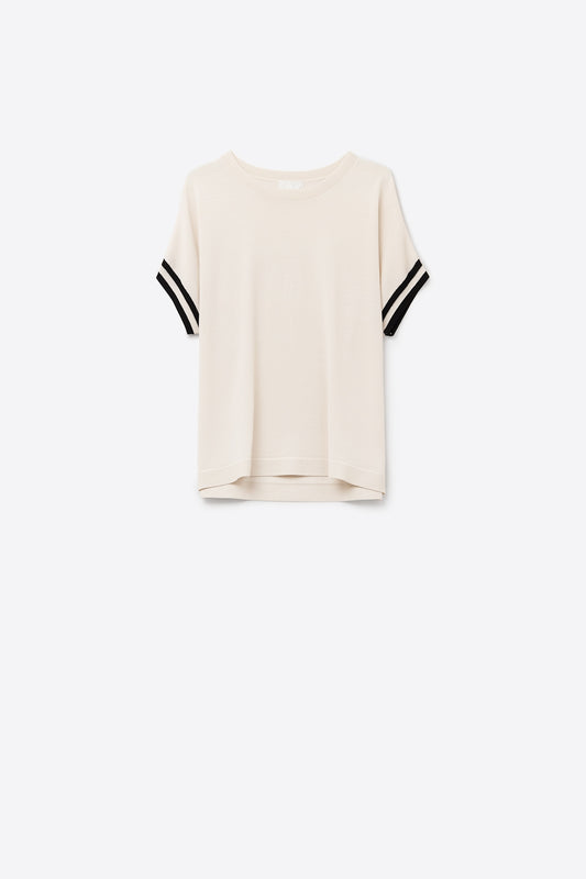 Q2 Suéter relajado en beige con detalle de contraste negro