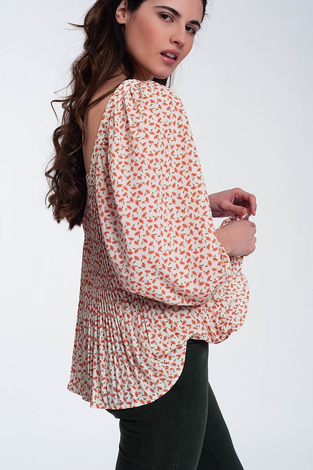 Top con escote cuadrado manga abullonada y estampado floral en coral Q2