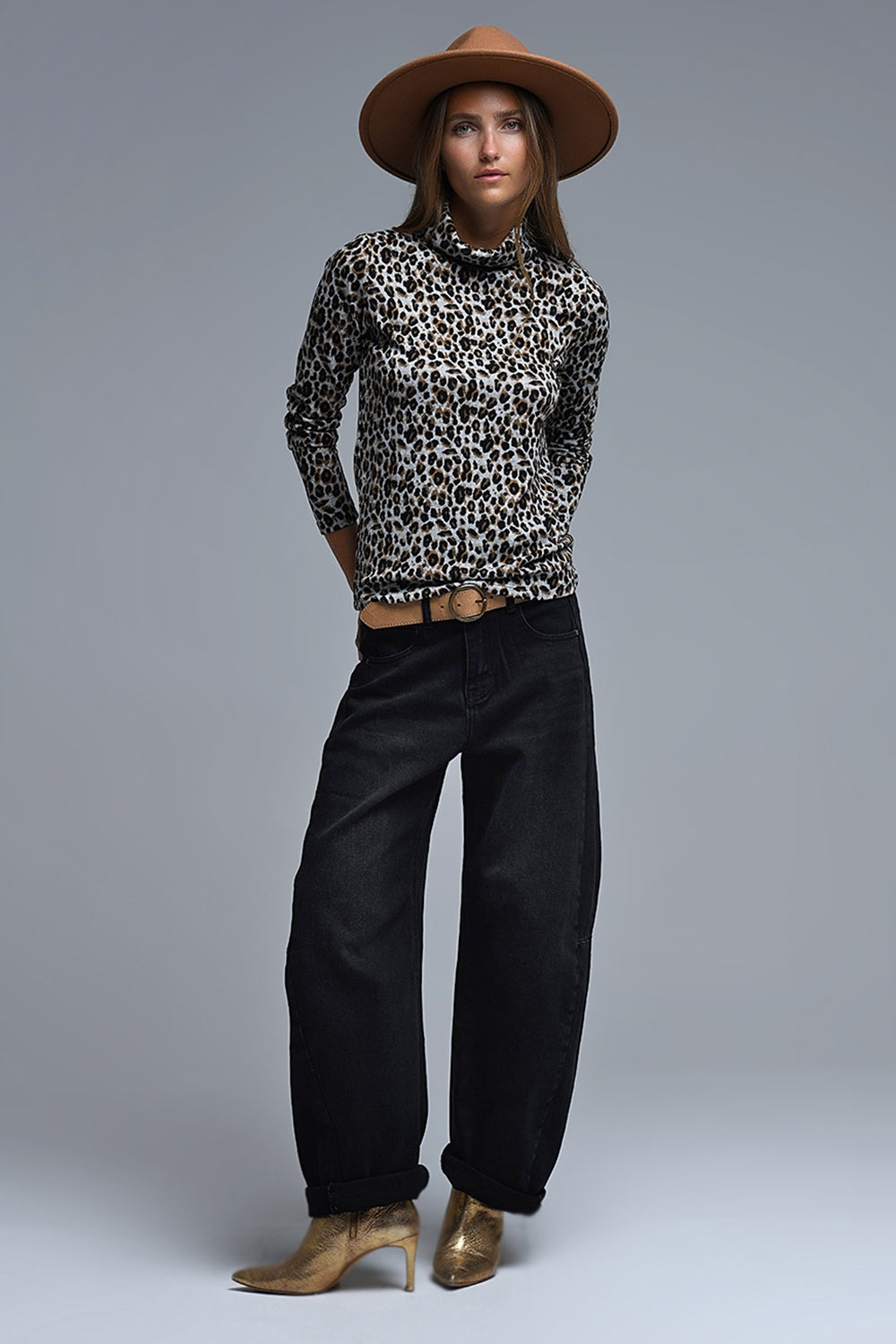Top de cuello alto y manga larga con estampado de leopardo marrón Q2
