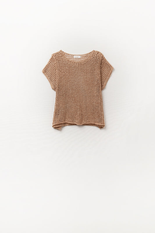 Q2 Top de punto abierto con mangas caídas en camel