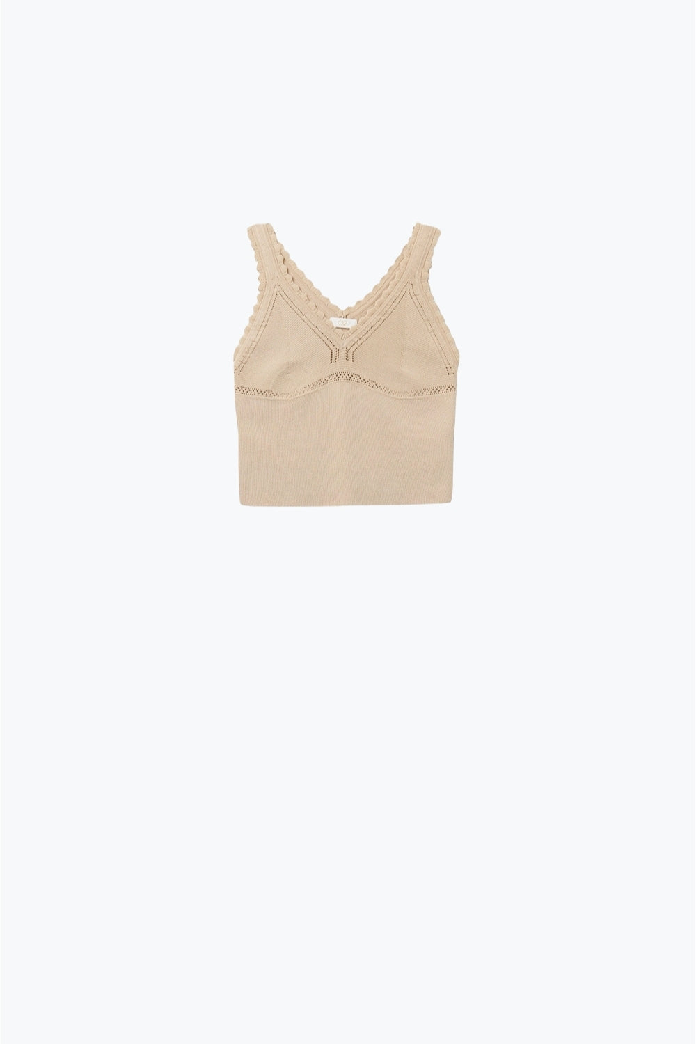 Q2 Top de punto acanalado beige con cuello de pico festoneado