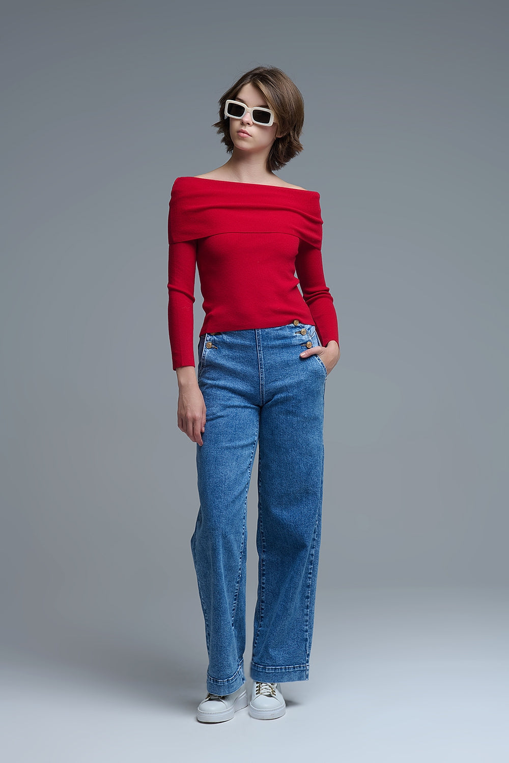 Top de punto rojo con hombros descubiertos Q2