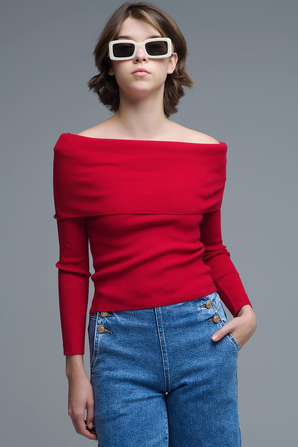 Top de punto rojo con hombros descubiertos Q2