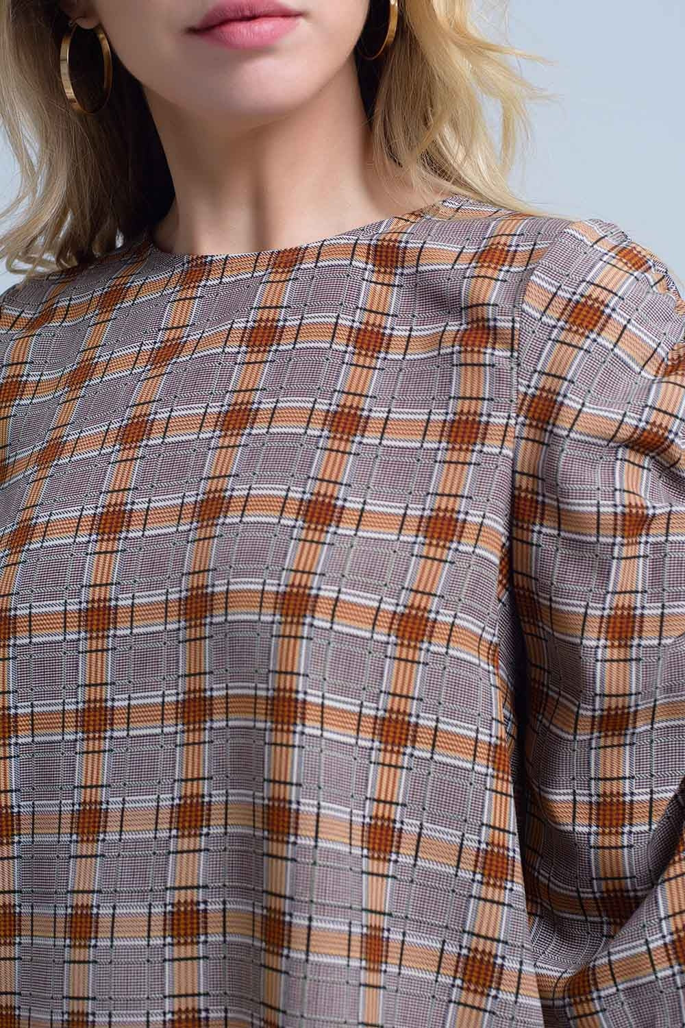 Top marron con estampado a cuadros Q2