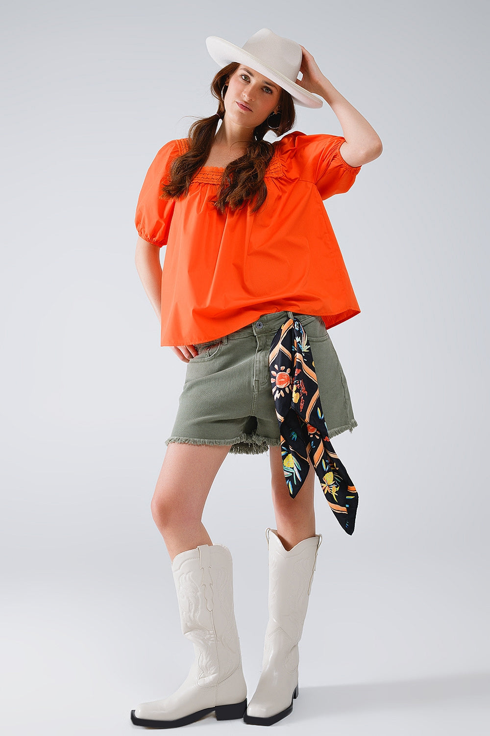 Top naranja con escote cuadrado y mangas cortas Q2