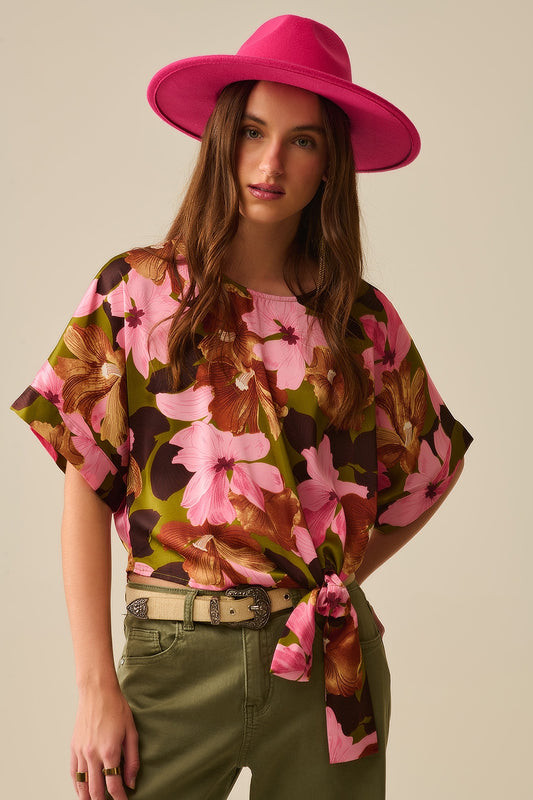 Q2 Top nudo floral con fondo verde en tejido satinado