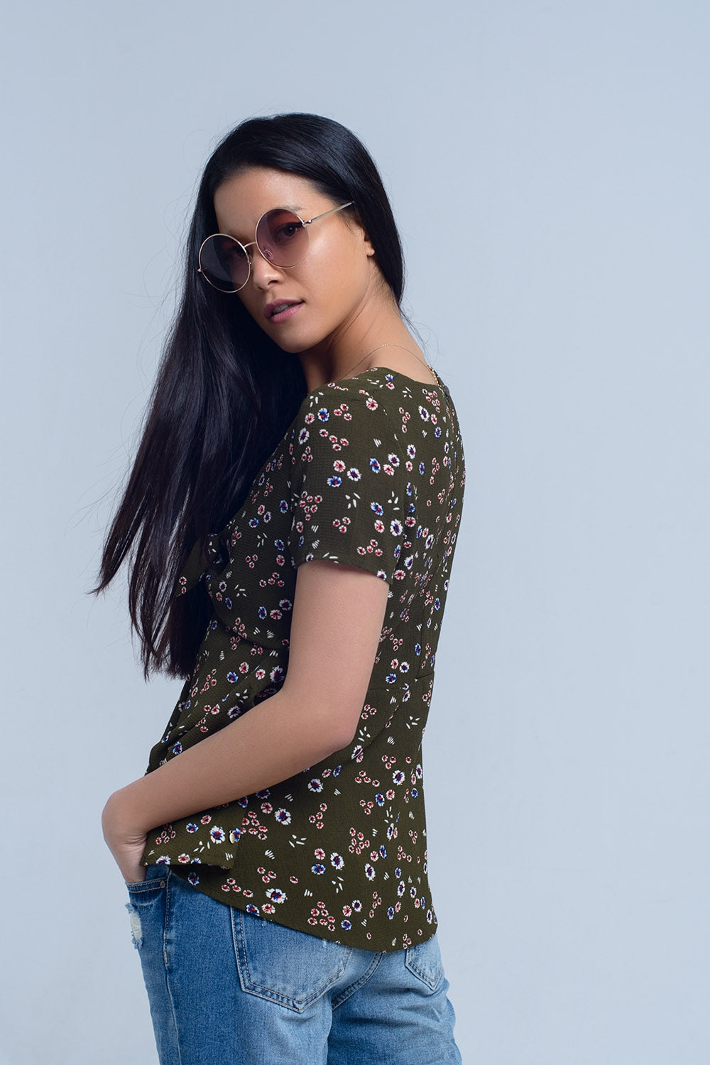 Top verde con estampado floral Q2