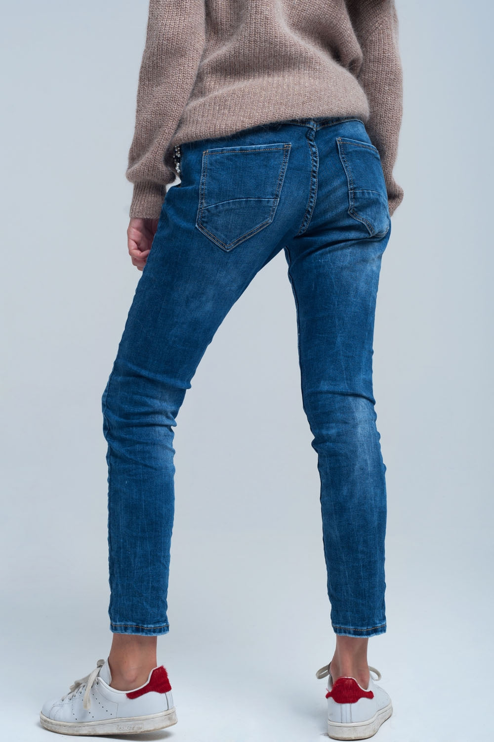 Vaquero boyfriend azul con perlas Q2