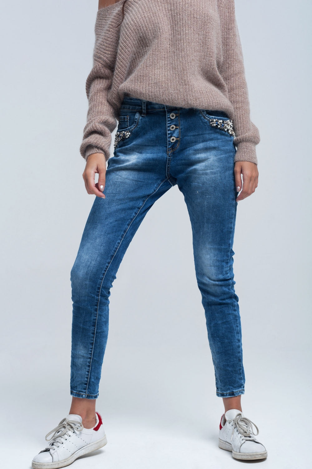Vaquero boyfriend azul con perlas Q2