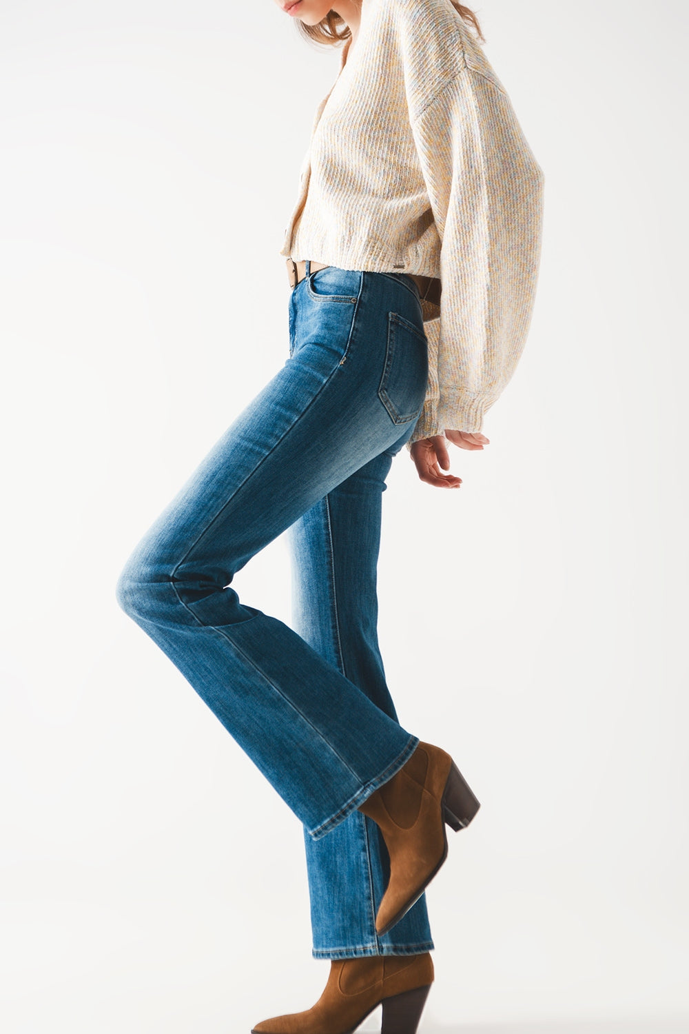 Q2 Vaqueros azules de corte bootcut acampanado