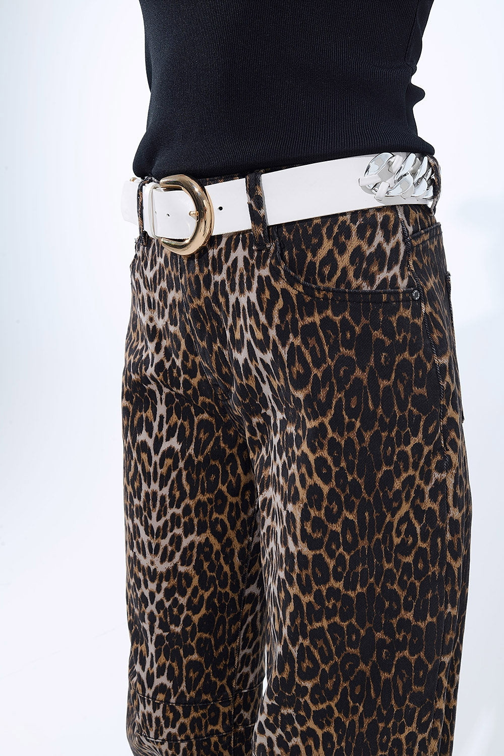 Vaqueros Barrel con estampado de leopardo Q2