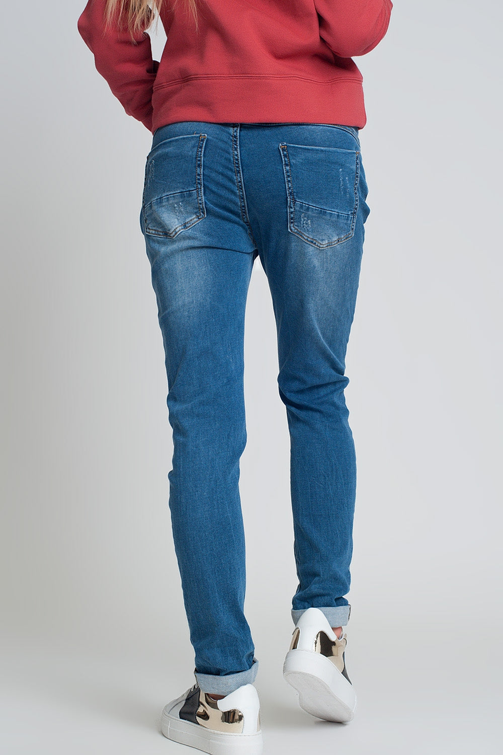 Vaqueros boyfriend azules con diseño desgastado Q2
