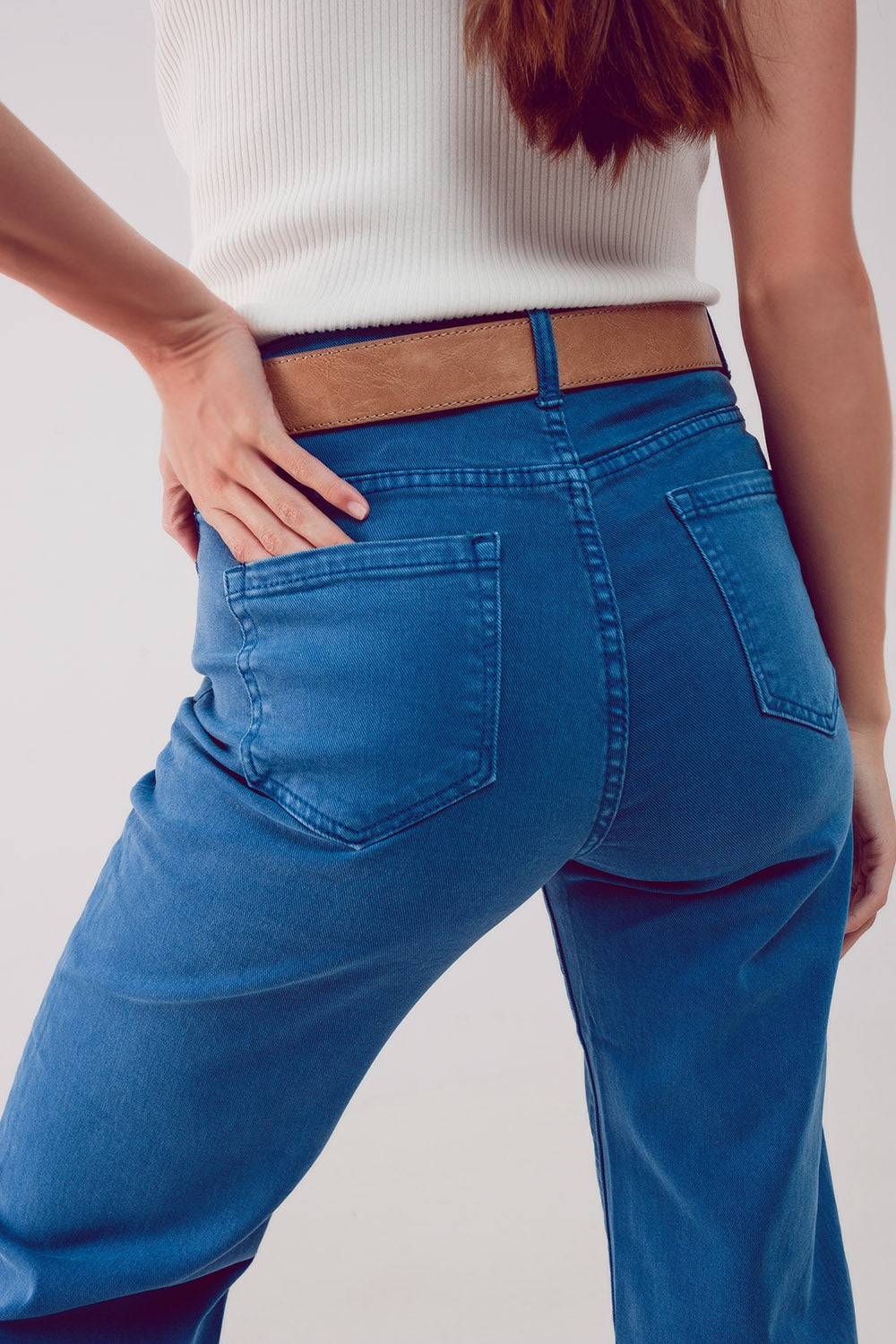 Vaqueros capri color azul de pernera ancha Q2