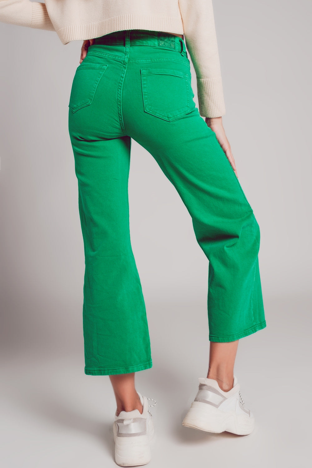 Vaqueros capri color verde intenso de pernera ancha Q2