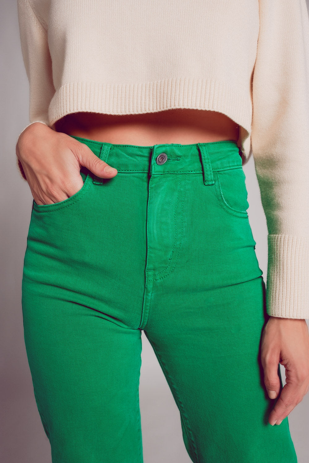 Vaqueros capri color verde intenso de pernera ancha Q2