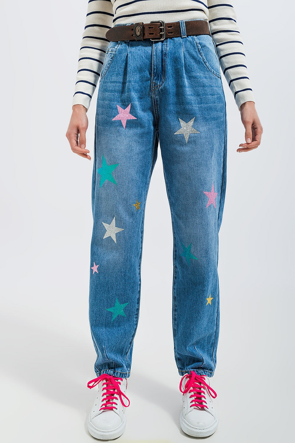 Vaqueros holgados de talle alto con pliegues y estampado de estrellas Q2
