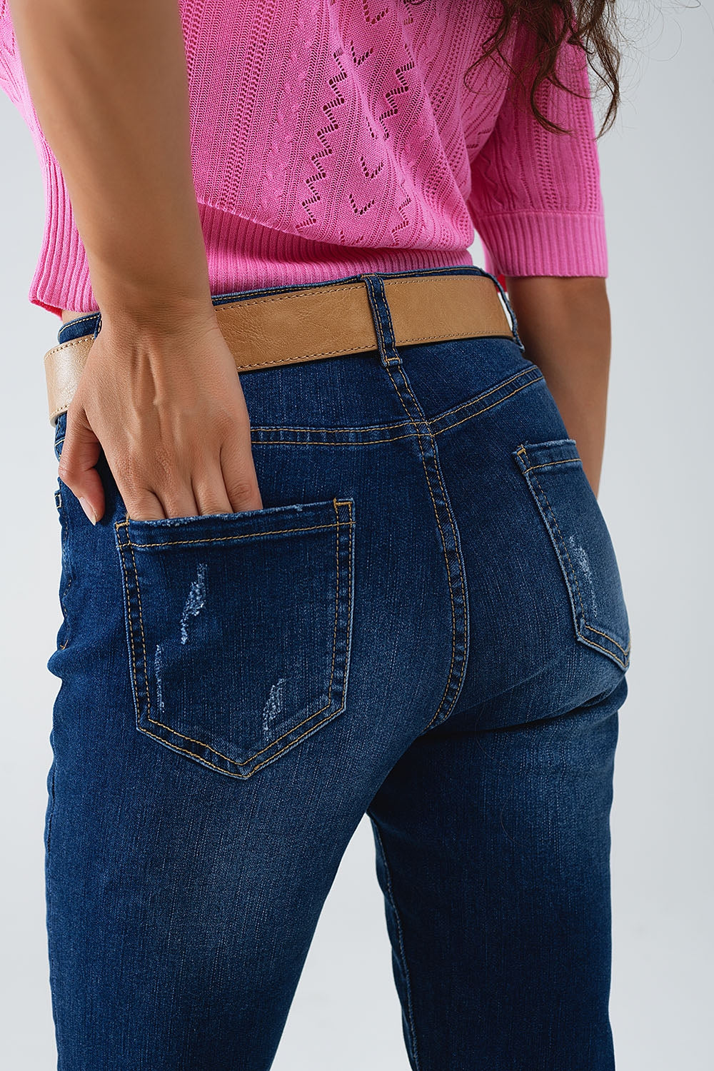 Vaqueros super ajustados desgastados en denim elástico con lavado oscuro Q2