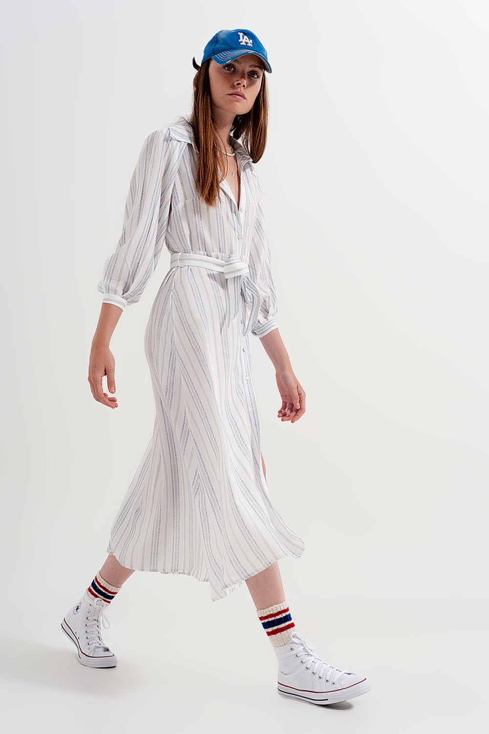 Vestido amplio con botones y diseño a rayas Q2
