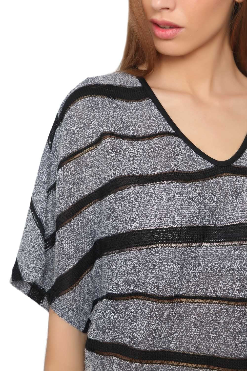 Vestido azul marino a rayas con detalle de rejilla Q2