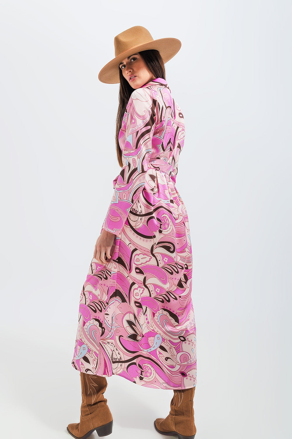 Vestido camisero color rosa con estampado abstracto Q2