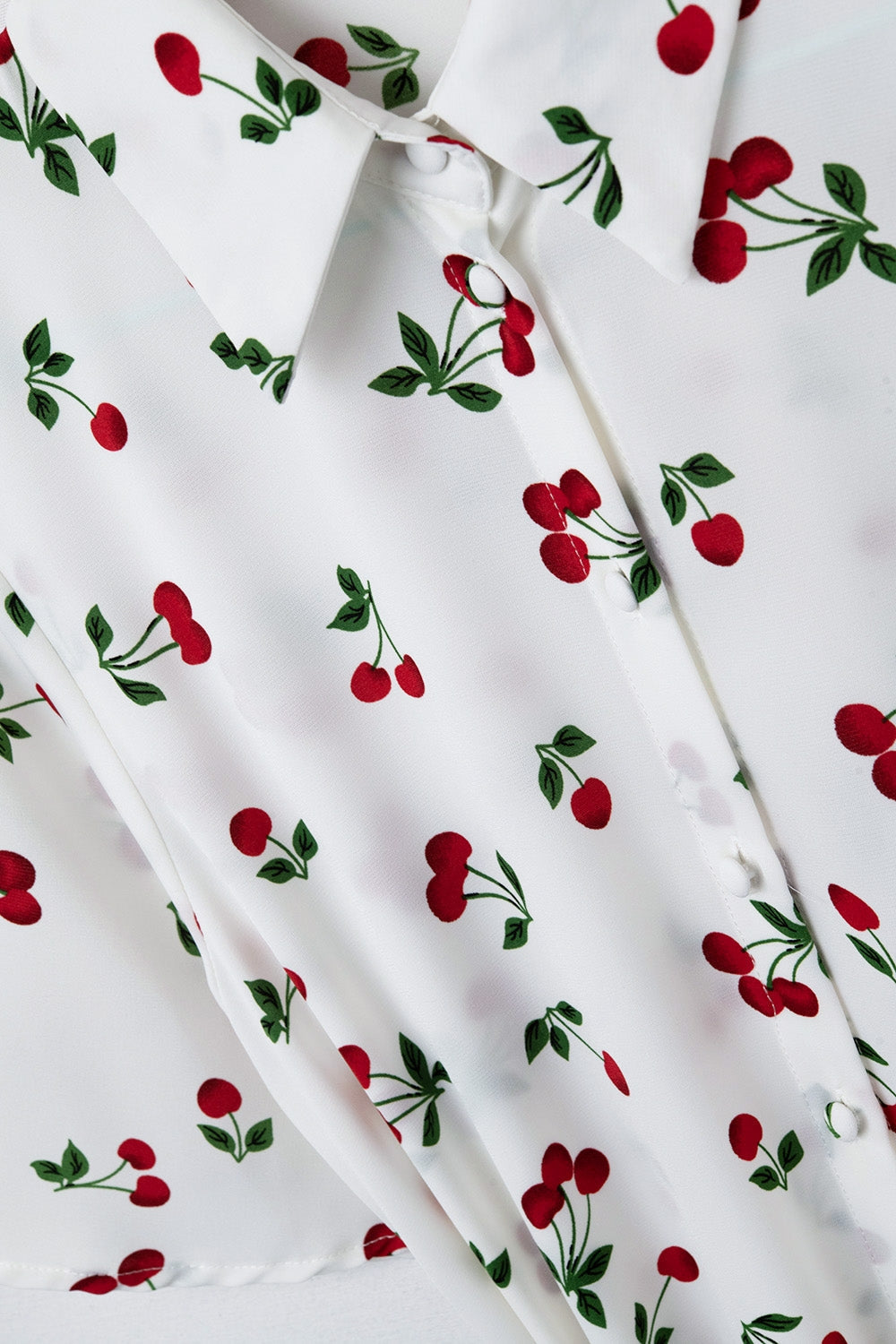 Vestido camisero corto con estampado de cerezas Q2