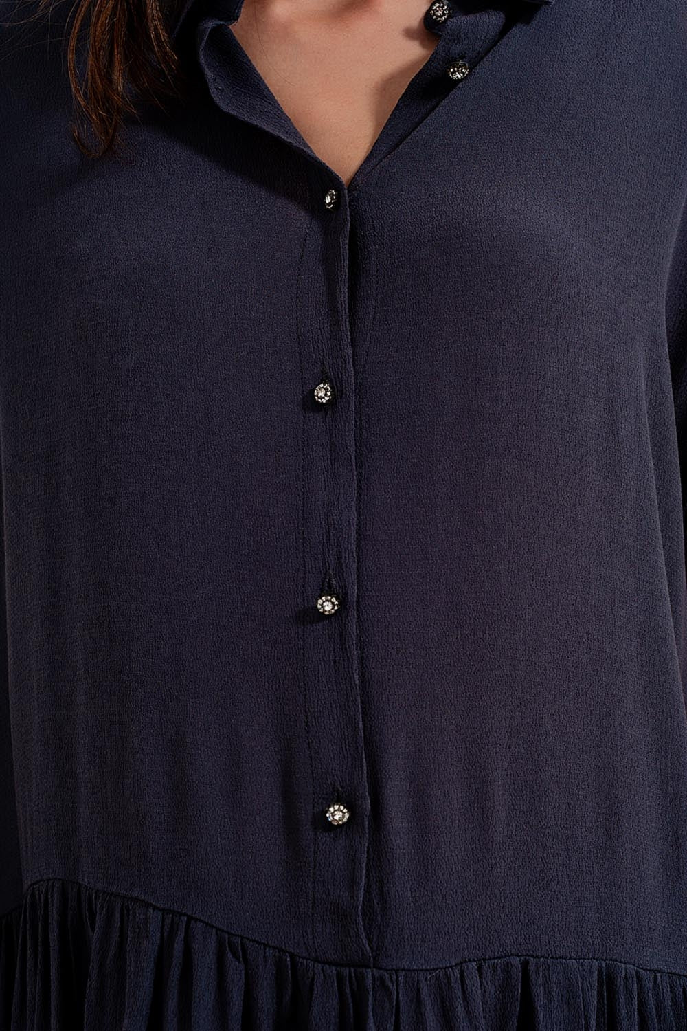 Vestido camisero corto y bajo escalonado gris Q2