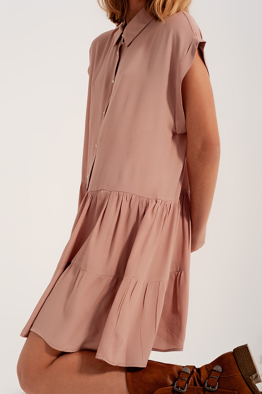 Vestido camisero corto y bajo escalonado rosa claro Q2