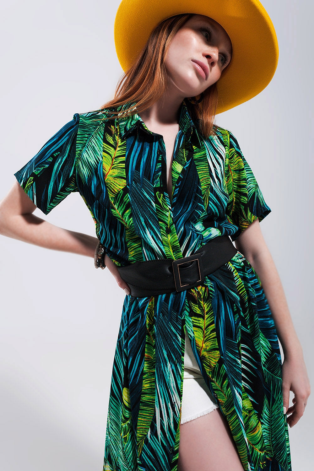 Vestido camisero largo con estampado tropical Q2
