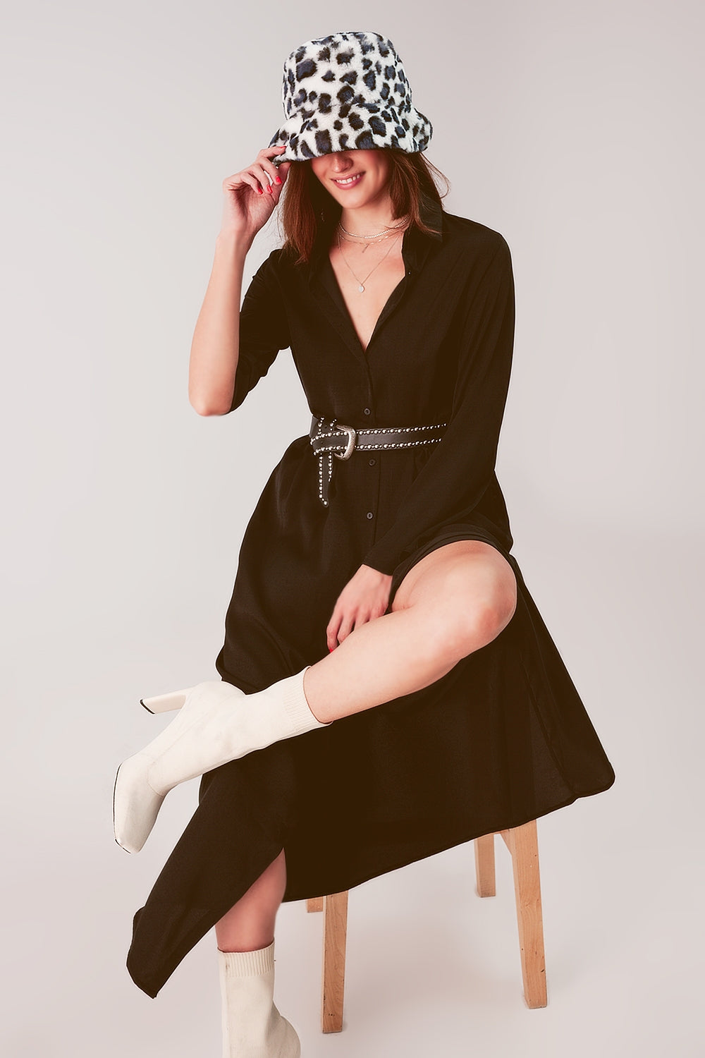 Vestido camisero largo negro de corte holgado Q2