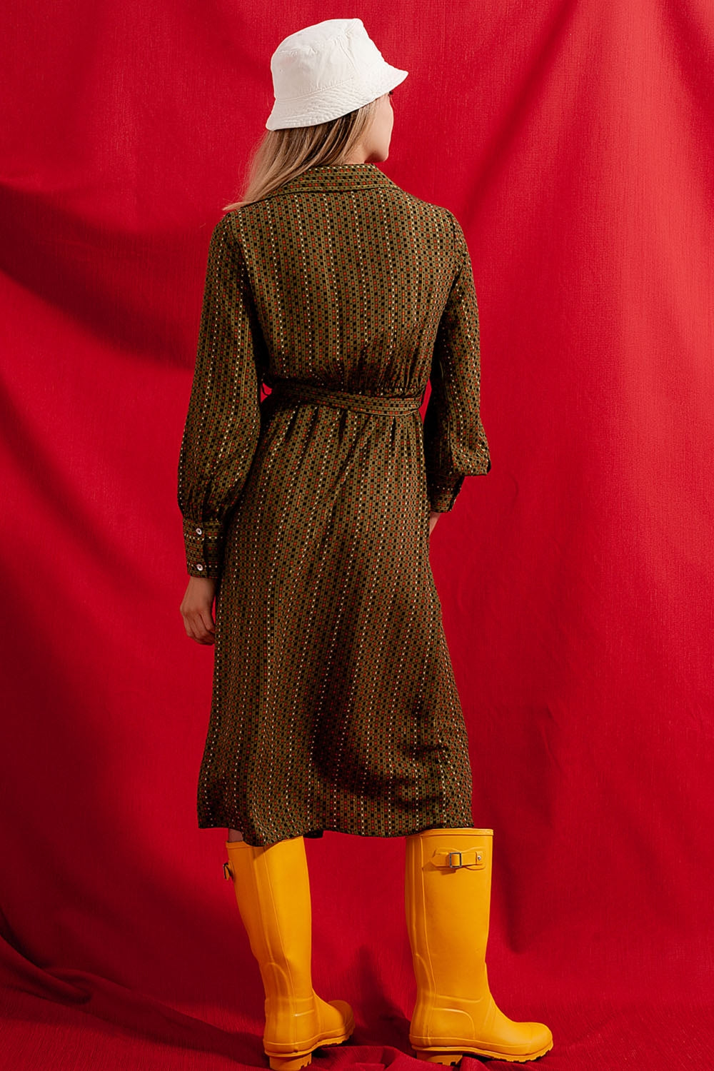Vestido camisero semilargo con estampado de cuadros Q2