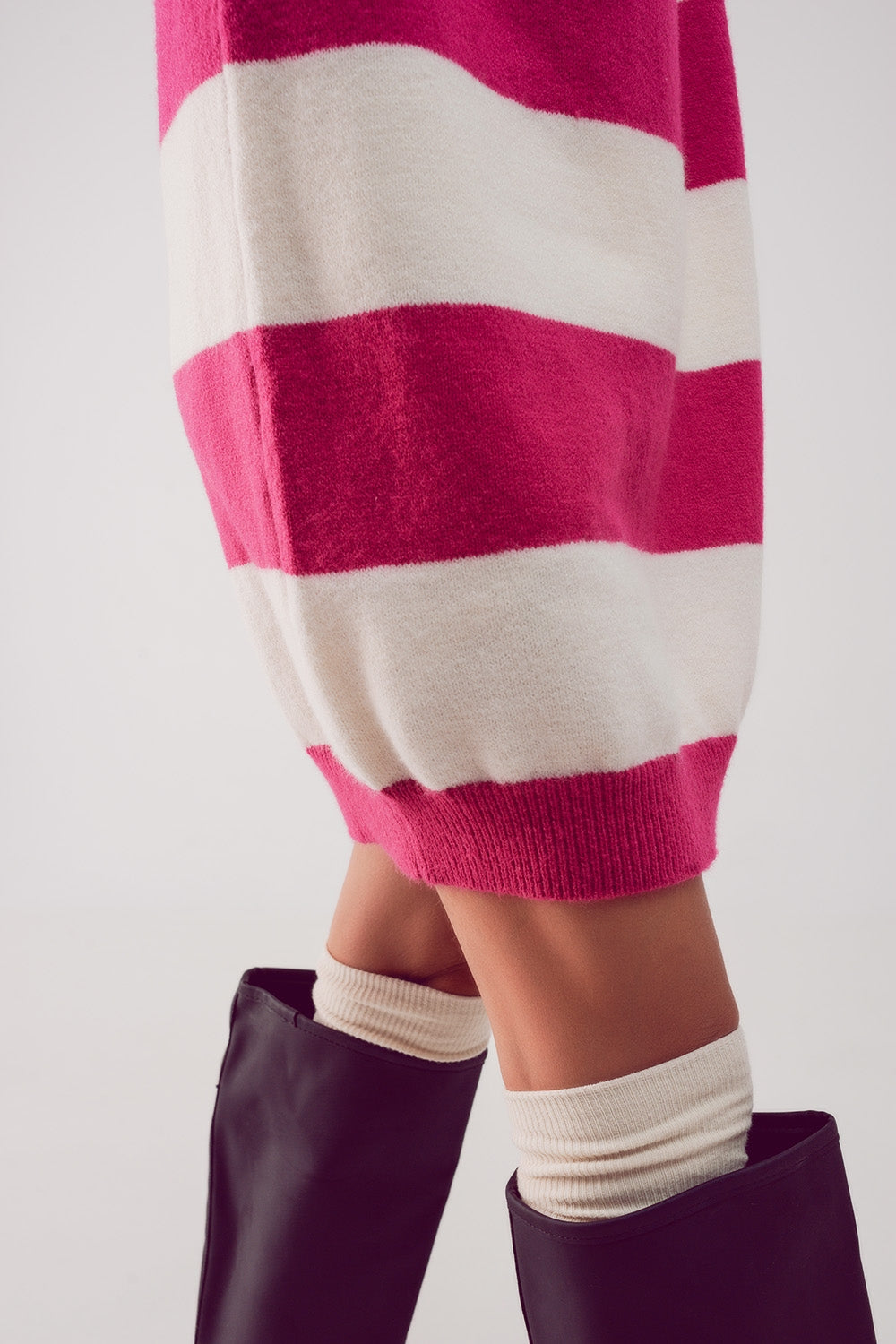 Vestido color fucsia y negro estilo jersey a rayas Q2