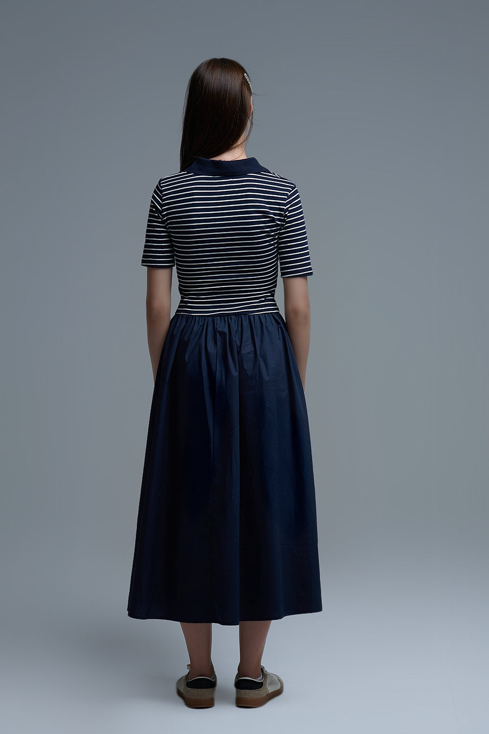Vestido con top de rayas de polo y falda midi de popelín en azul marino Q2